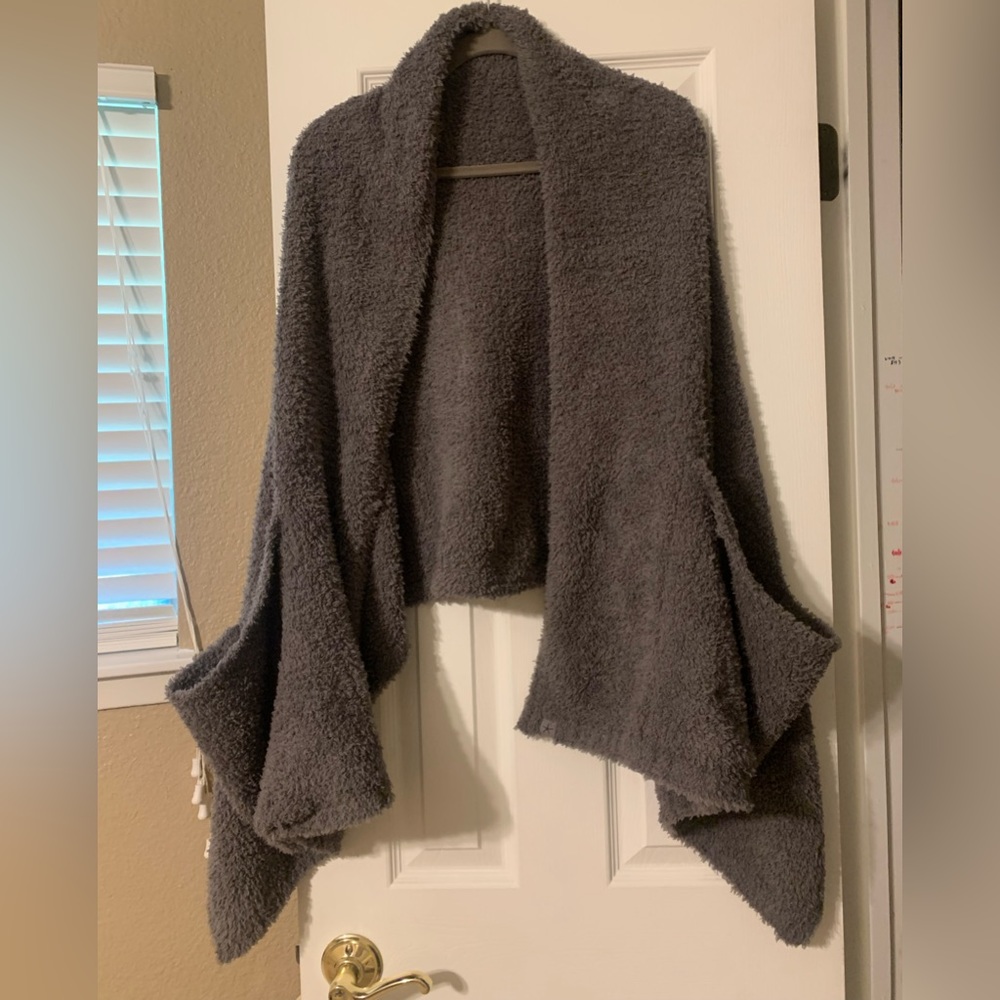 Barefoot dreams cozy shawl